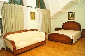 Dynasty Apartments
