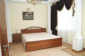 Dynasty Apartments
