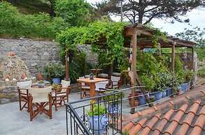 Dina Hotel