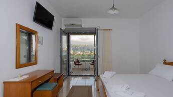 Kardamili Beach Hotel