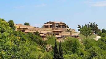 Pliadon Gi Mountain Resort & Spa
