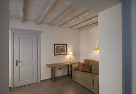 Miland Suites