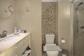 Miland Suites