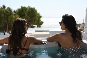 Flaskos Luxury Suites