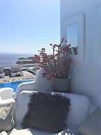 Flaskos Luxury Suites