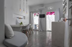 Flaskos Luxury Suites
