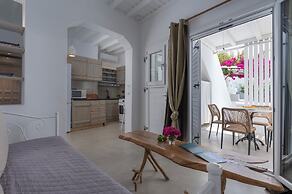 Flaskos Luxury Suites