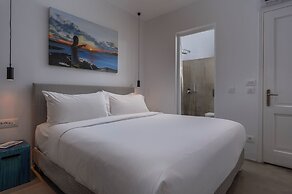 Flaskos Luxury Suites