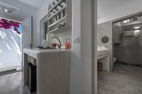 Flaskos Luxury Suites
