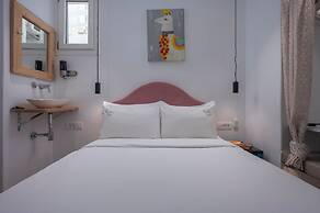 Flaskos Luxury Suites