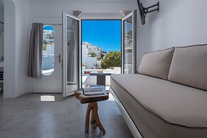Flaskos Luxury Suites