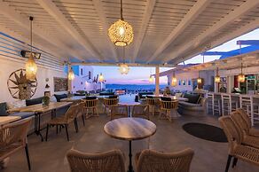 Flaskos Luxury Suites