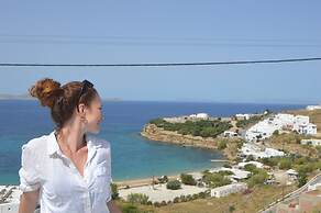 Flaskos Luxury Suites