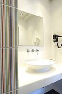 Kapetan Tasos Suites