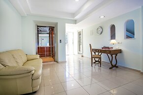 Mon Repos Hotel