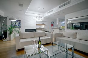 In The Sky - Sky Tower Apartments