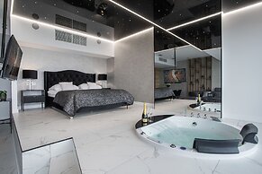 In The Sky - Sky Tower Apartments