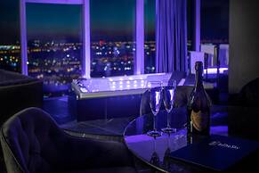 In The Sky - Sky Tower Apartments