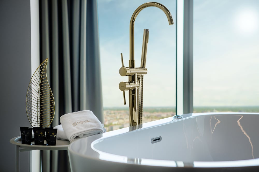 In The Sky - Sky Tower Apartments