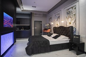 In The Sky - Sky Tower Apartments