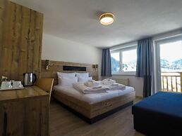 Collina Hotel Garni