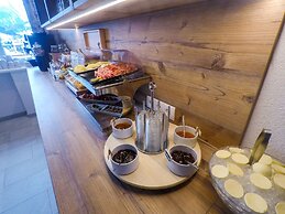 Collina Hotel Garni