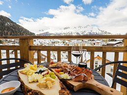 Collina Hotel Garni
