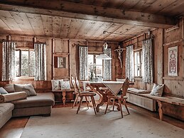 ASTER Boutique Hotel & Chalets