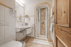 ASTER Boutique Hotel & Chalets