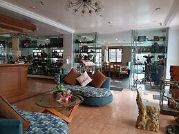 Golden Pine Hotel