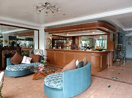 Golden Pine Hotel
