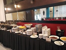 SanTomas Suites