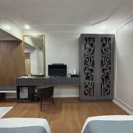 Queen Margarette Hotel - Main
