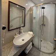 Queen Margarette Hotel - Main