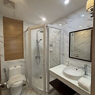 Queen Margarette Hotel - Main