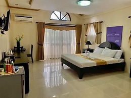 The Q Hotel & Restaurant