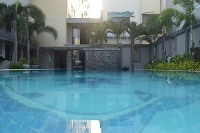 Holiday Hotel
