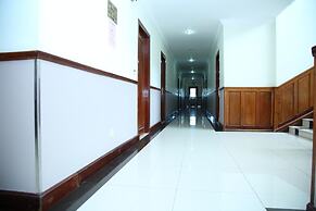 Holiday Hotel
