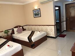 Holiday Hotel