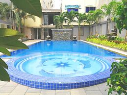 Holiday Hotel