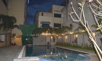 Holiday Hotel