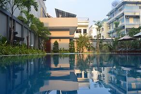 Holiday Hotel