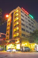 Holiday Hotel