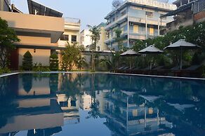 Holiday Hotel