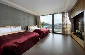LakeView Homestay
