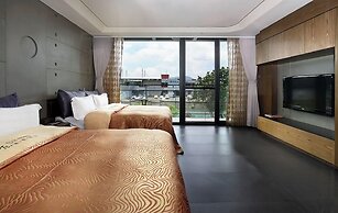 LakeView Homestay