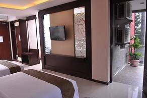 Scarlet Dago Hotel