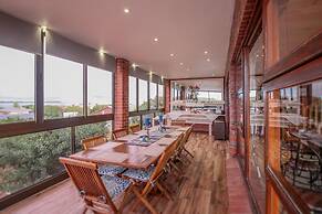 White Shark Guest House