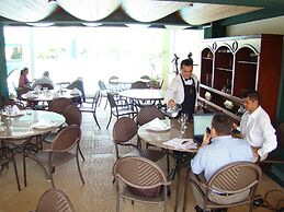 Hotel San Fernando Real