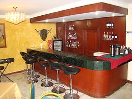 Hotel San Fernando Real